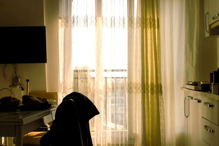 How to Plan a Restful Day Off at Home for Maximum Relaxation